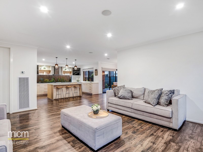 2 Regal Road, Point Cook VIC 3030