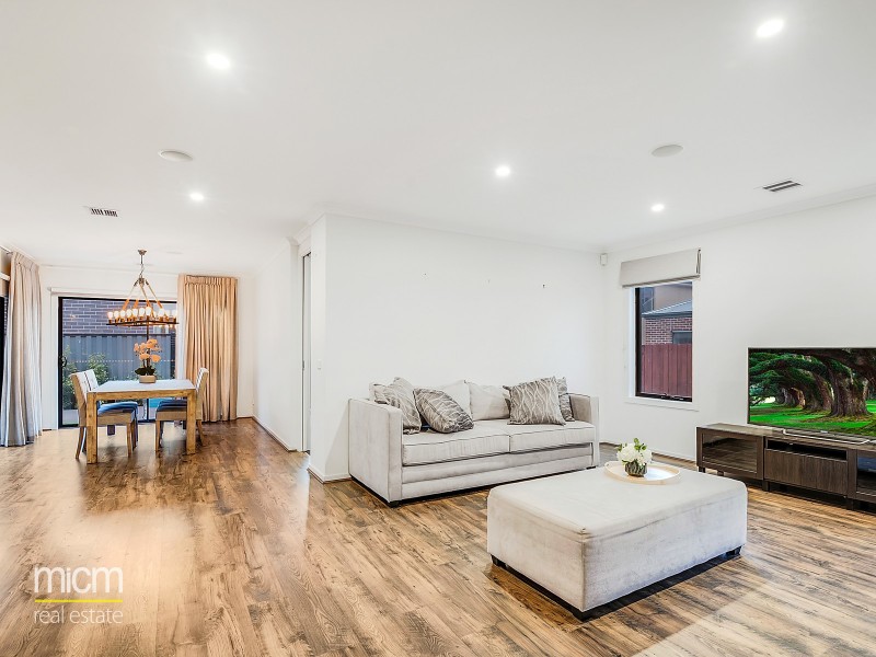 2 Regal Road, Point Cook VIC 3030