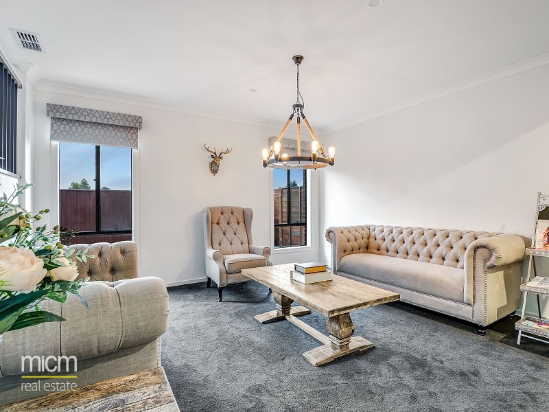 2 Regal Road, Point Cook VIC 3030