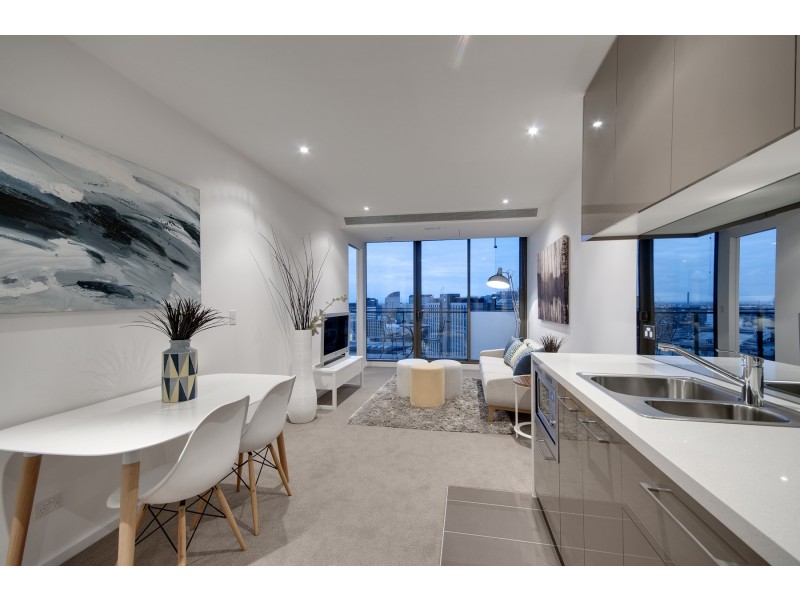 REF 082430/118 Kavanagh Street, Southbank VIC 3006