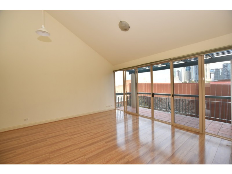 REF 08259/83 Dodds Street, Southbank VIC 3006