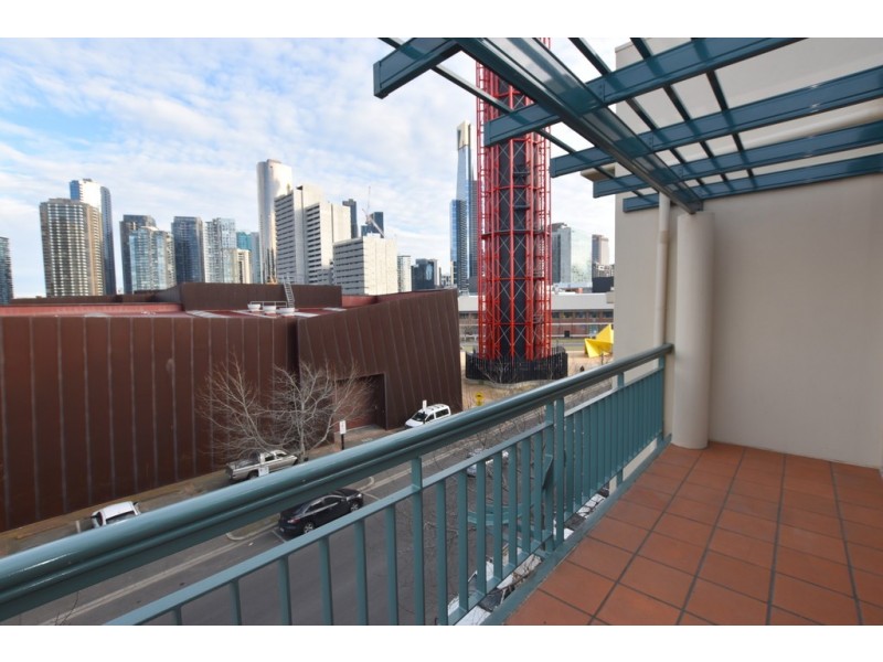 REF 08259/83 Dodds Street, Southbank VIC 3006