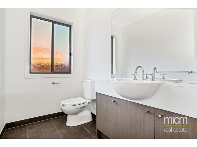 26 Fairwater Drive, Point Cook VIC 3030