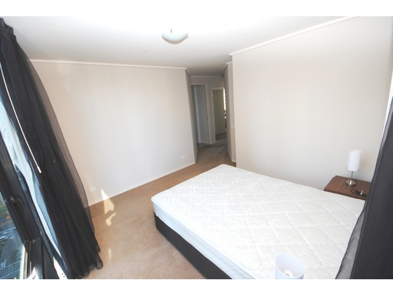 REF 082579/100 Kavanagh Street, Southbank VIC 3006