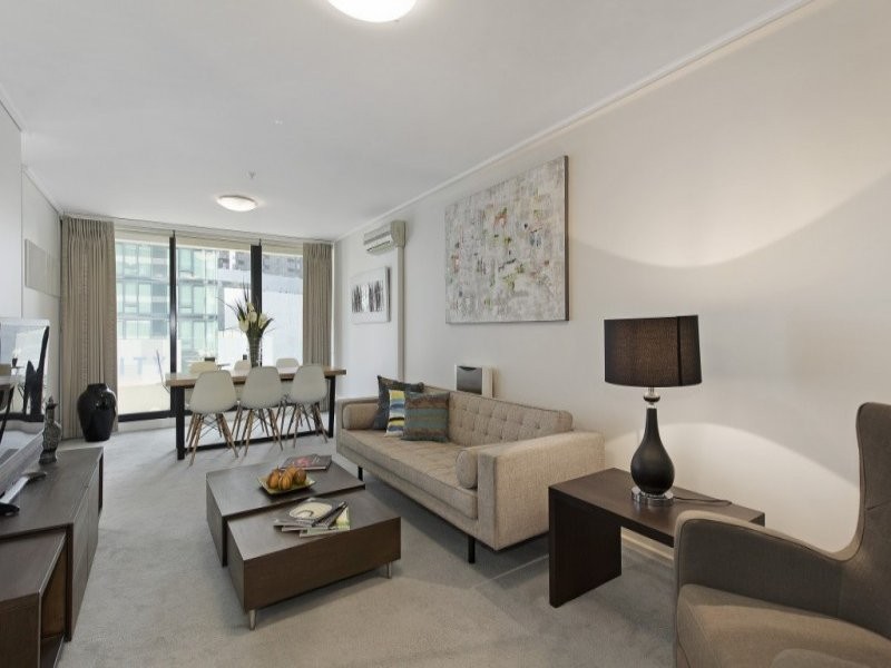 REF 082700/163 City Road, Southbank VIC 3006