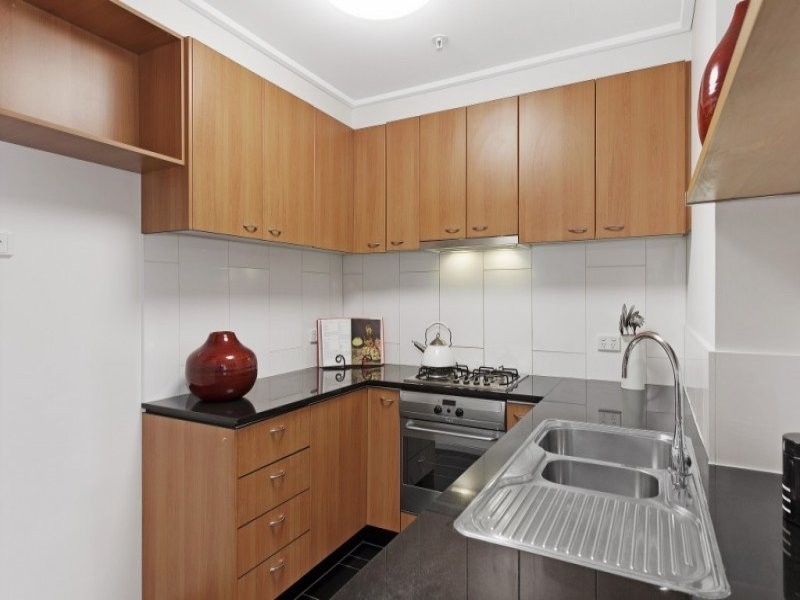 REF 082700/163 City Road, Southbank VIC 3006