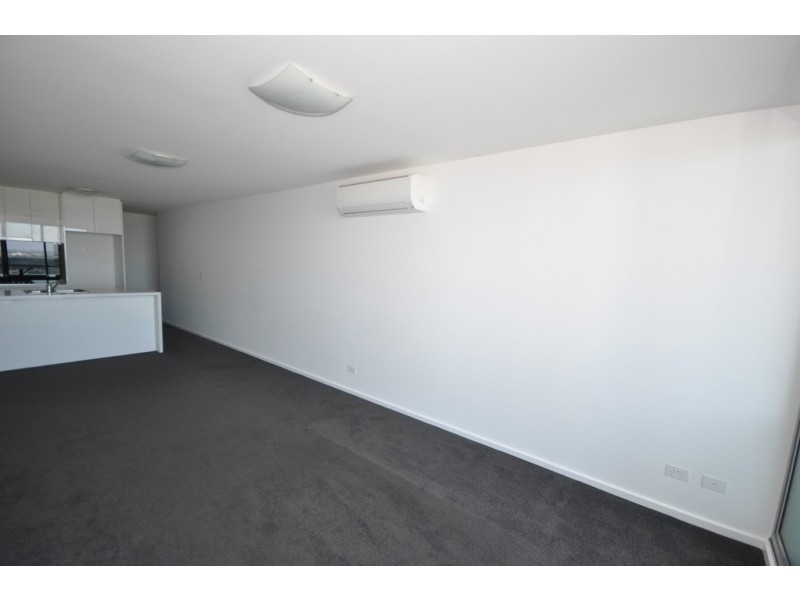 REF 082860/241 City Road, Southbank VIC 3006