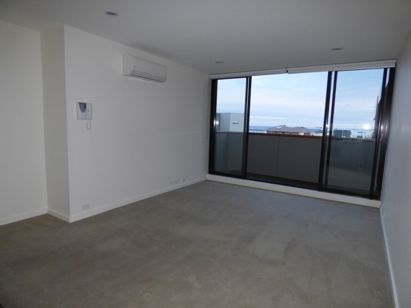 208/50 Catamaran Drive, Werribee South VIC 3030