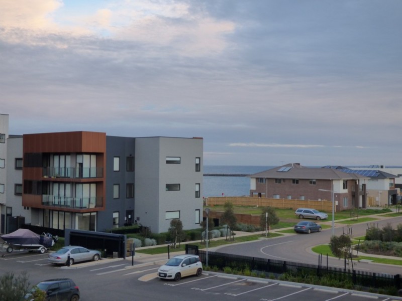 208/50 Catamaran Drive, Werribee South VIC 3030