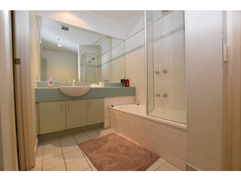 REF 082972/33 Jeffcott Street, Melbourne VIC 3000