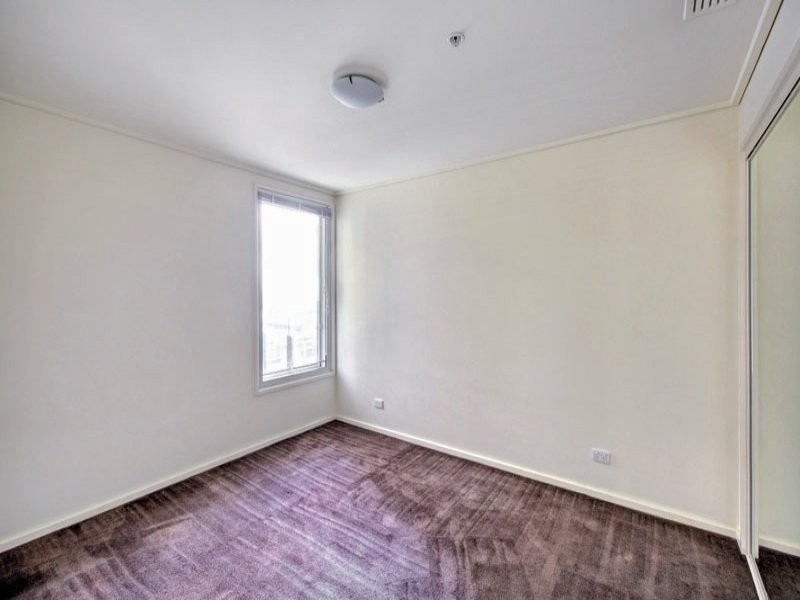 REF 082910/163 City Road, Southbank VIC 3006