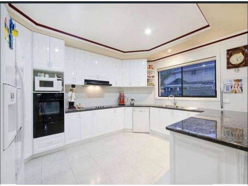 9 Watersun Court, Sanctuary Lakes VIC 3030