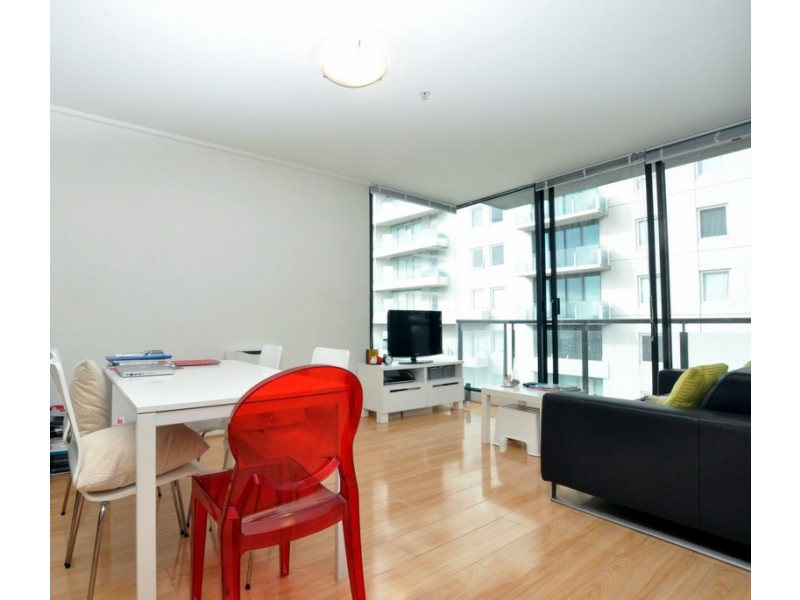 REF 083073/99 Whiteman Street, Southbank VIC 3006