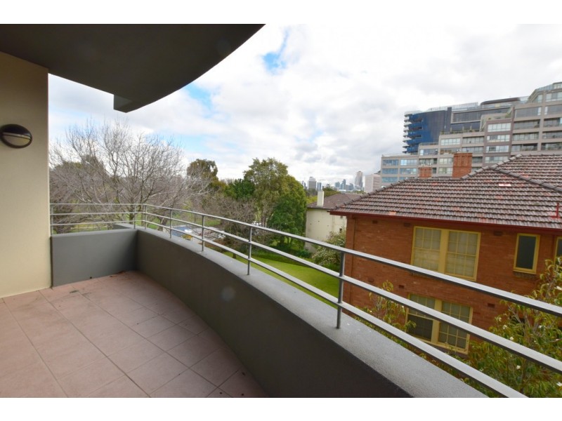 303/19 Queens Road, Melbourne VIC 3004