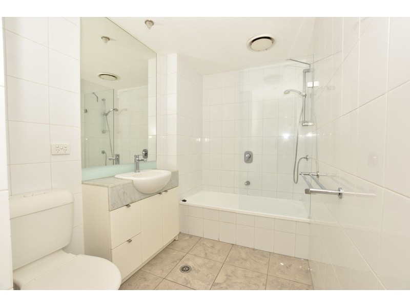 REF 08312/92C Kavanagh Street, Southbank VIC 3006