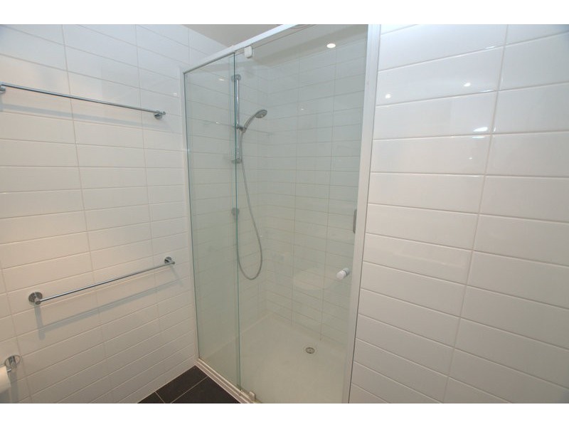 REF 090106/241 City Road, Southbank VIC 3006