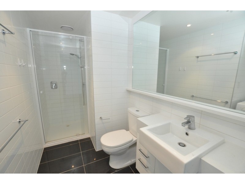 REF 090106/241 City Road, Southbank VIC 3006