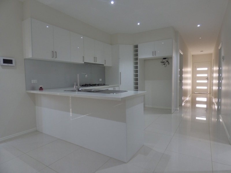 18 Treeleaf Avenue, Point Cook VIC 3030