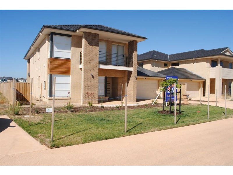 9 Rhode Island, Sanctuary Lakes VIC 3030