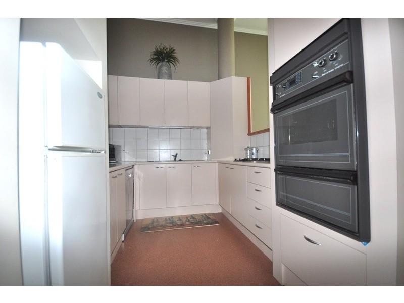 17/15 Beach Street, Port Melbourne VIC 3207
