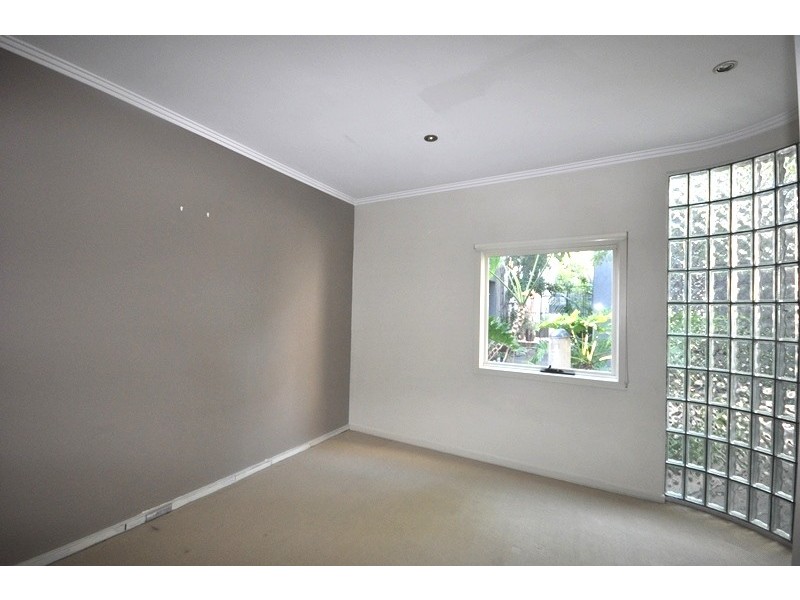 17/15 Beach Street, Port Melbourne VIC 3207