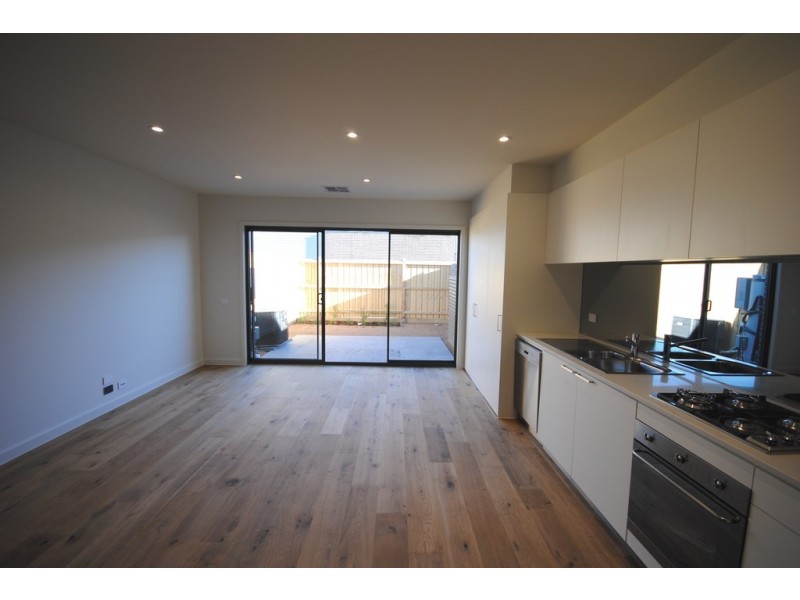 30 Harmony Road, Ascot Vale VIC 3032