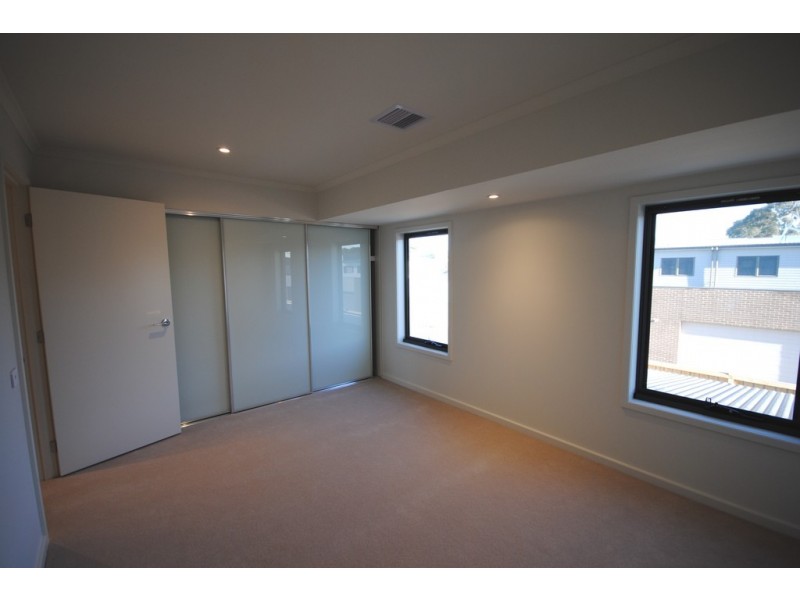 30 Harmony Road, Ascot Vale VIC 3032