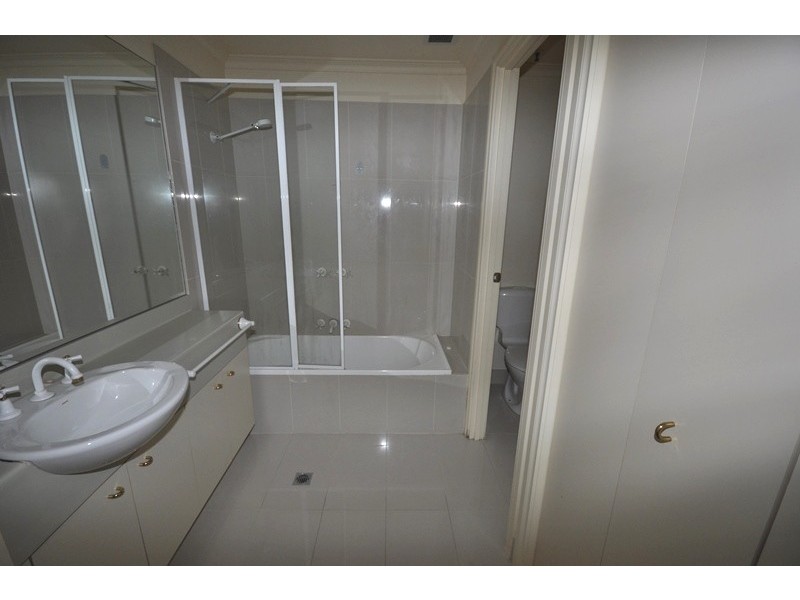 REF 090868/8 Wells Street, Southbank VIC 3006