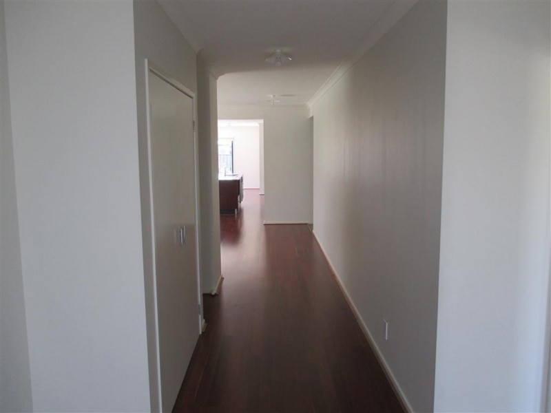 8 Eccles Vista, Point Cook VIC 3030