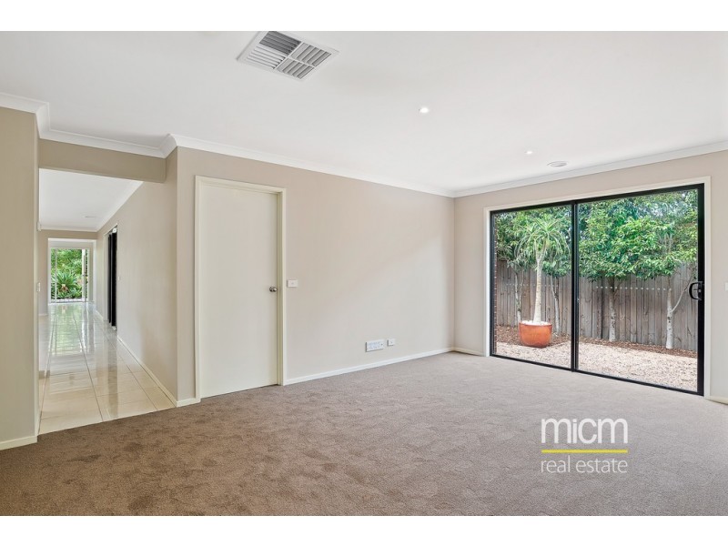 2 Hyacinth Place, Point Cook VIC 3030