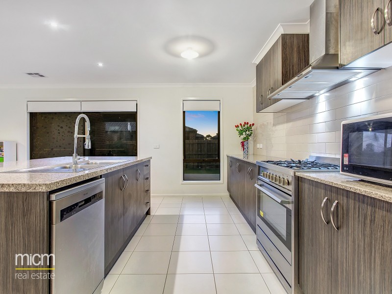 19 Wisdom Avenue, Truganina VIC 3029