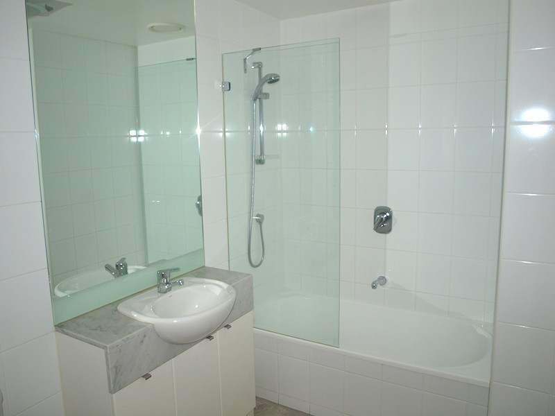 REF 091443/183 City Road, Southbank VIC 3006