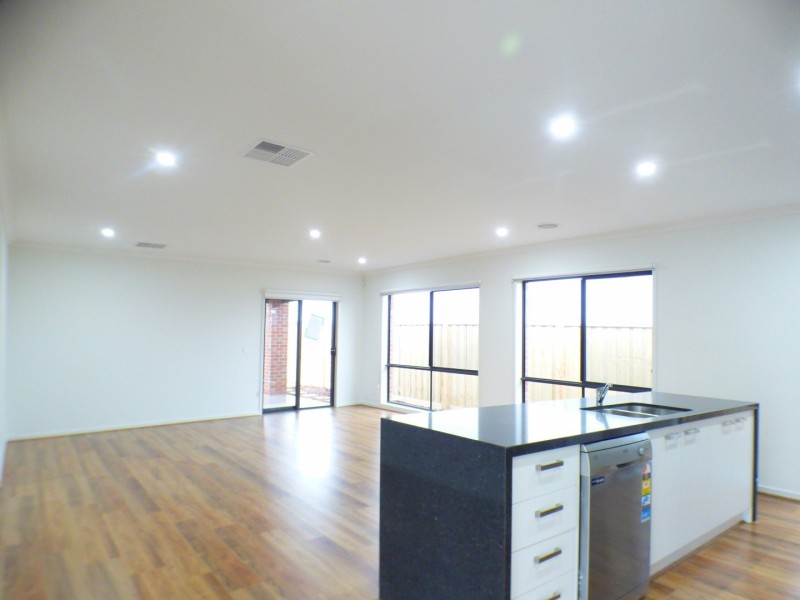 3 Creston Street, Point Cook VIC 3030