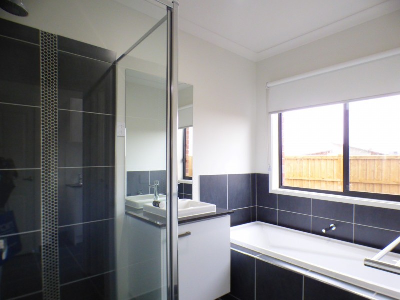 3 Creston Street, Point Cook VIC 3030