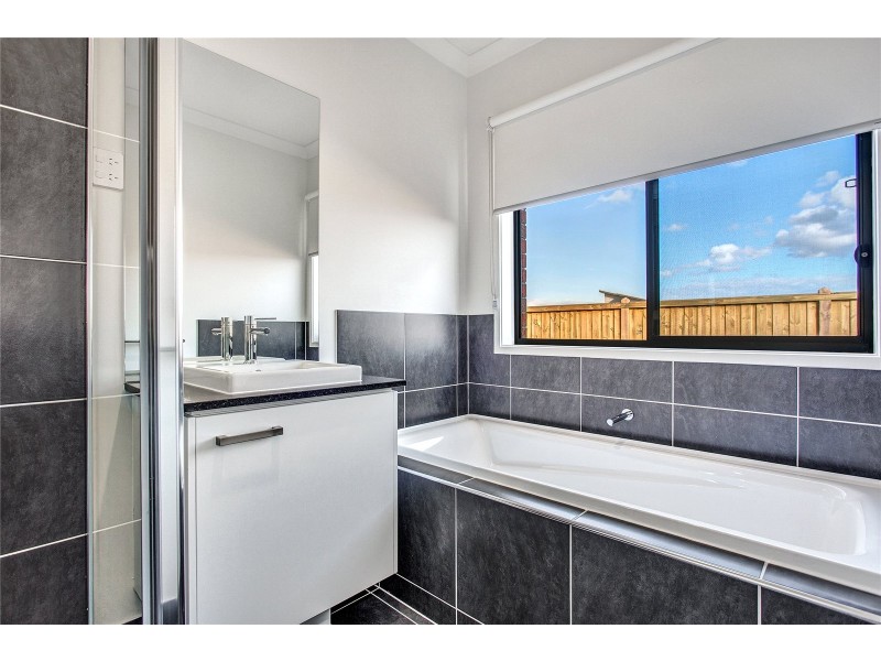 3 Creston Street, Point Cook VIC 3030