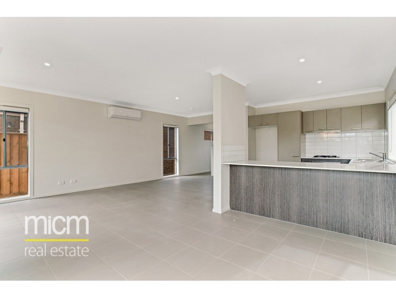 98 Grassbird Drive, Point Cook VIC 3030