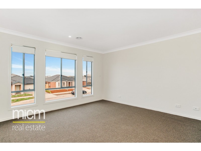 98 Grassbird Drive, Point Cook VIC 3030