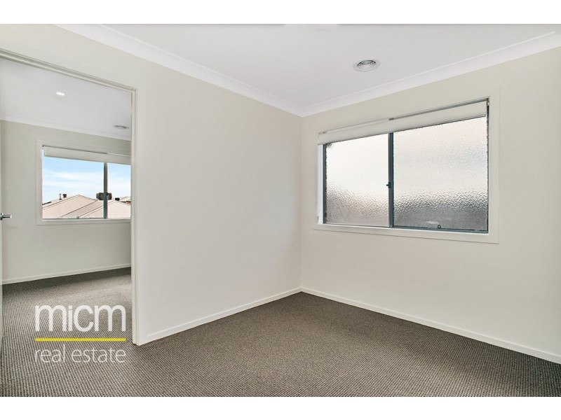 98 Grassbird Drive, Point Cook VIC 3030