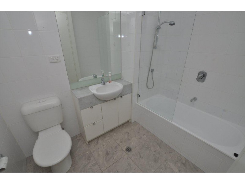 REF 092106/173 City Road, Southbank VIC 3006