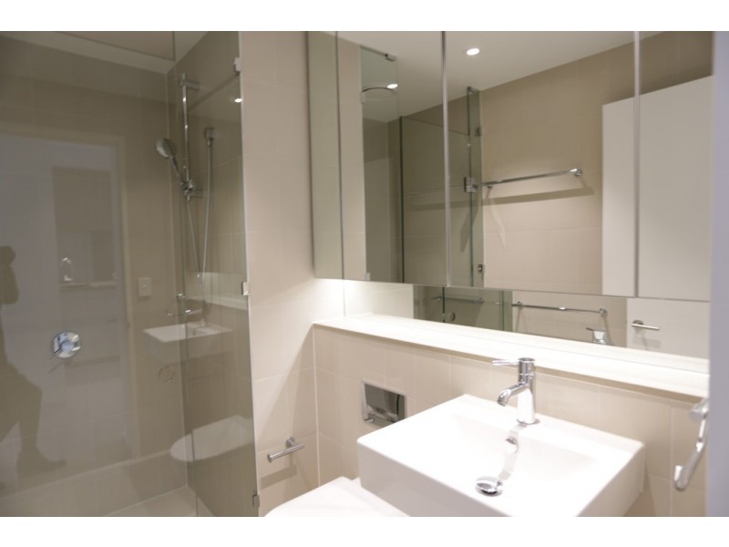 809S/883 Collins Street, Docklands VIC 3008