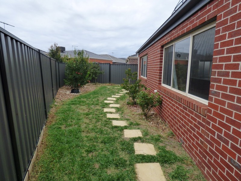 23 Vicky Court, Point Cook VIC 3030