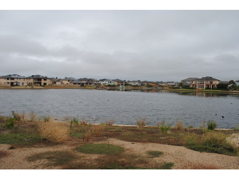 10 Rhode Island, Sanctuary Lakes VIC 3030