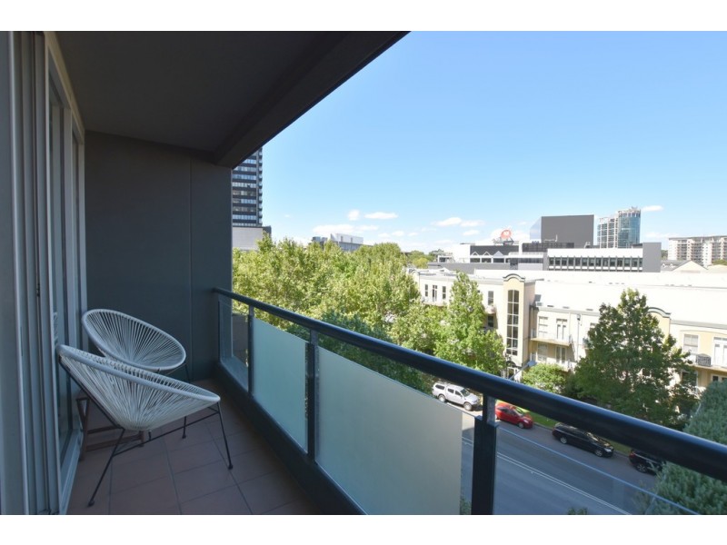 REF 092257/88 Southbank Boulevard, Southbank VIC 3006