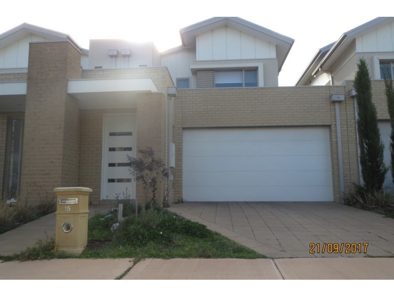 15 Broadbeach Circuit, Point Cook VIC 3030