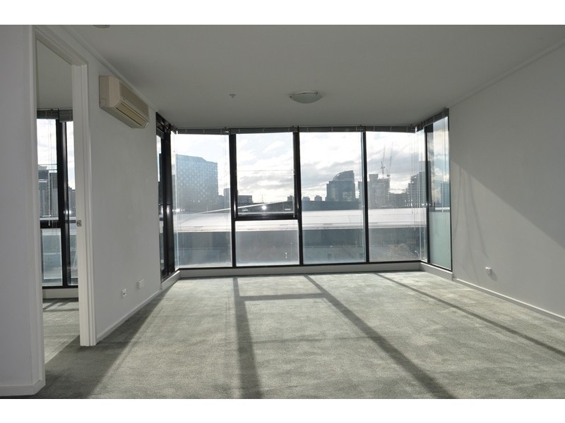 REF 092771/99 Whiteman Street, Southbank VIC 3006