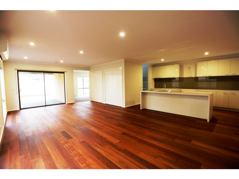 49 Noorat Place, Cranbourne North VIC 3977
