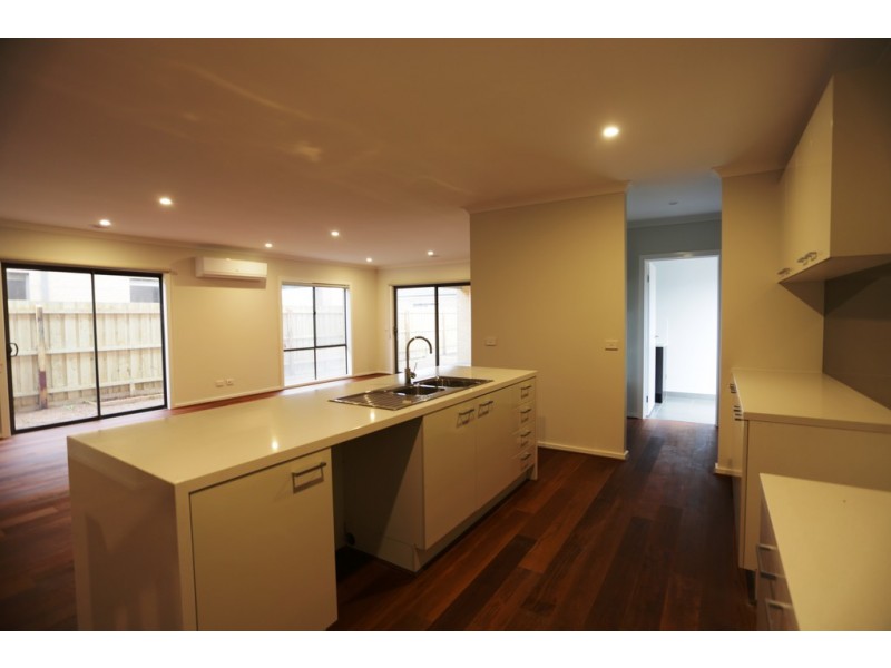 49 Noorat Place, Cranbourne North VIC 3977