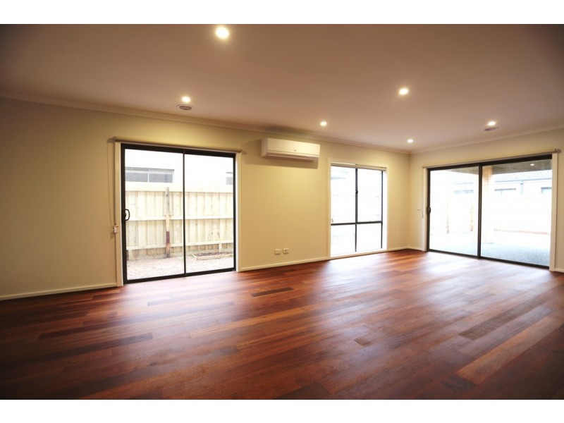 49 Noorat Place, Cranbourne North VIC 3977