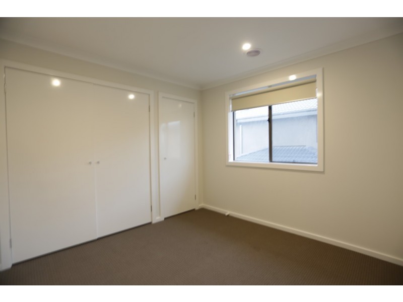 49 Noorat Place, Cranbourne North VIC 3977