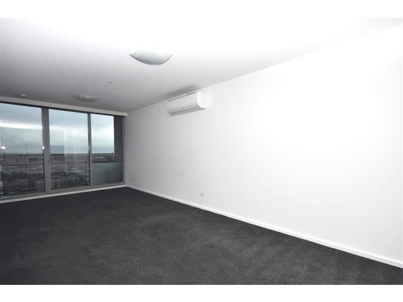 REF 092805/241 City Road, Southbank VIC 3006